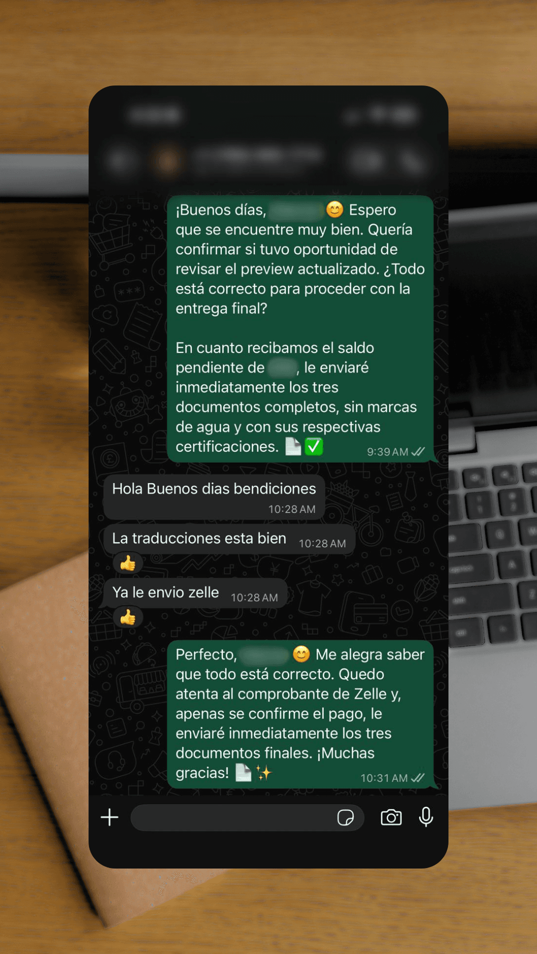 Conversación de WhatsApp sobre una traducción entregada